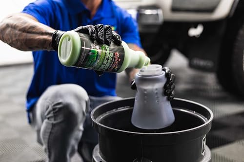 CarCandy - Candy Apple Suds - Carnauba Wax Concentrated Car Wash - Spot-Free Rinse With Pleasant Apple Scent - 1 Gallon